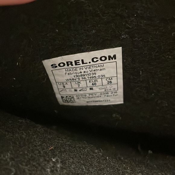 Excellent used condition Sorel Caribou boots, Women’s size 9 - Picture 4 of 7